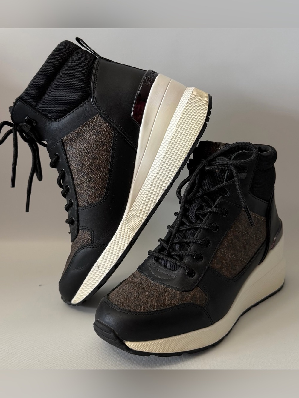 Michael Kors Georgie Trainer Wedge Sneakers Size 8 Slight Sole Yellowing